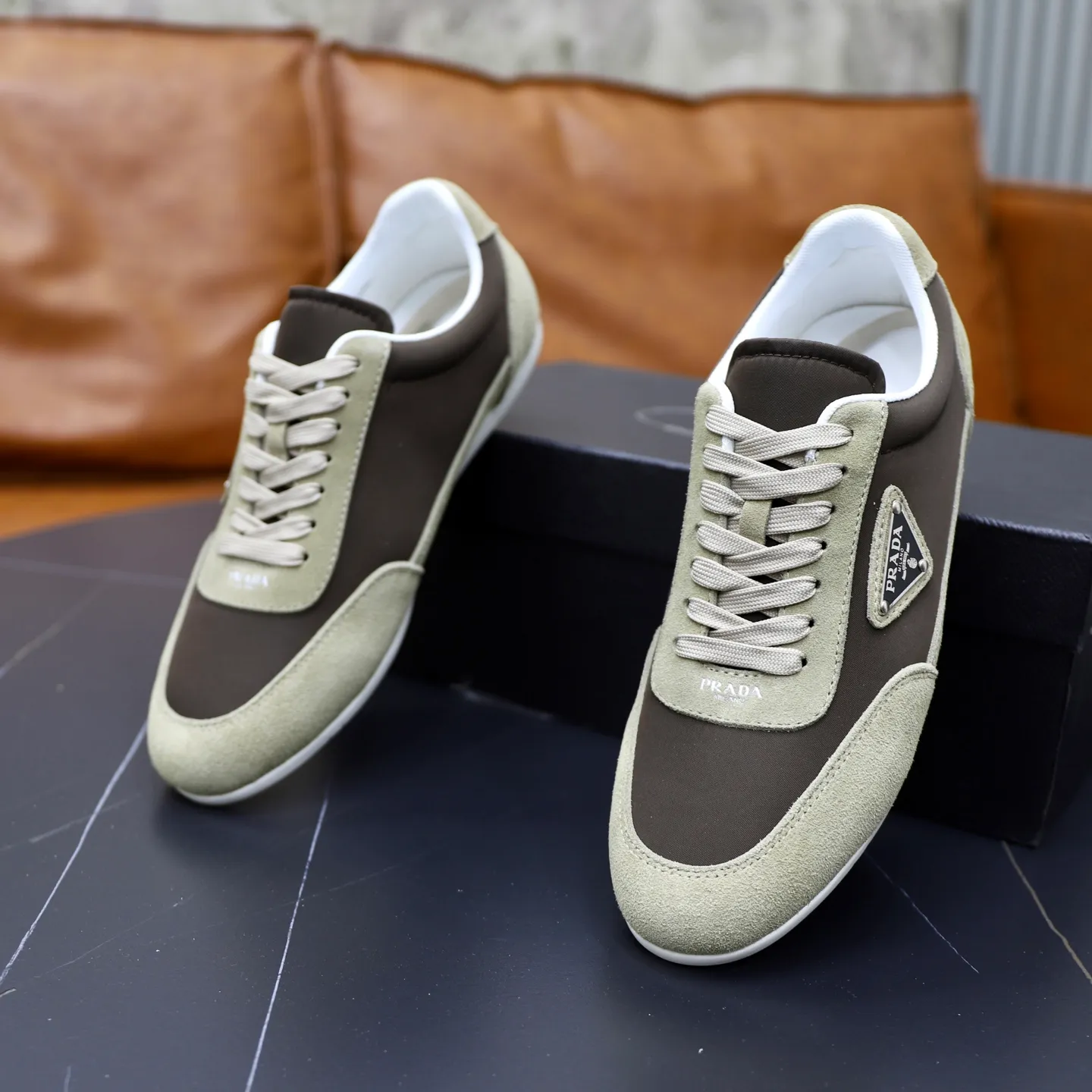 Men's shoes: 440💰🙅‍♂️🙅‍♂️🙅‍♂️ Brand: PRADA Standard code: 38–44 (45 can be customized) Level: Same as the official website Material: Original fabric Comfortable and breathable lining Lightweight and wear-resistant outsole Style category: Men's fashionable casual shoes and boots Running sneakers Distinguished luxury brand elements Top luxury Color: actual picture color